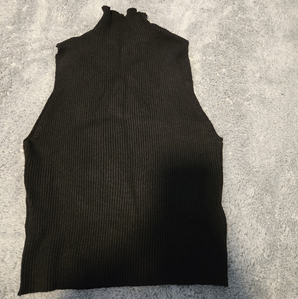 SHEIN Black Ribbed Crop Top